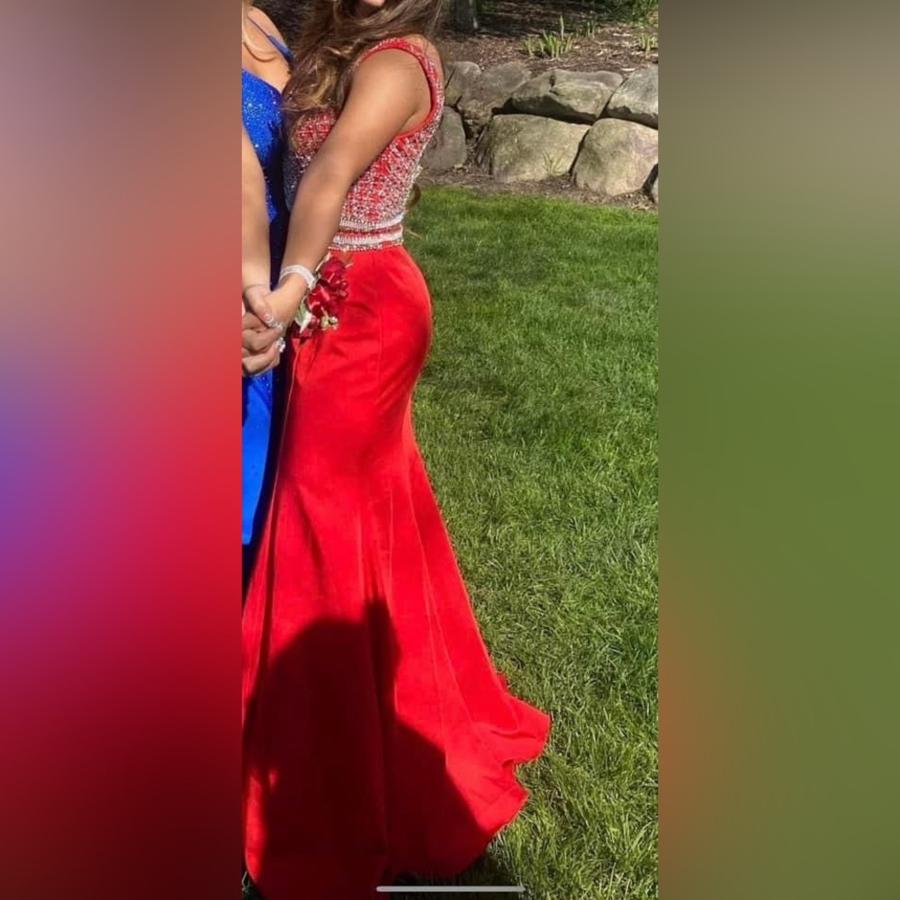 Gorgeous Red 2-Piece Prom Dress – Beaded Crop Top & Mermaid Skirt - Picture 2 of 4